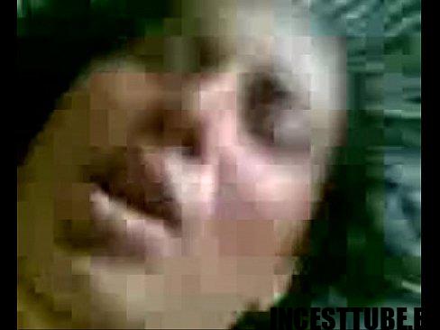 Moeder en zoon uit Bangladesh plegen geile incest